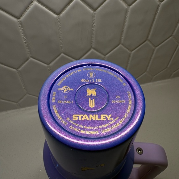 Stanley x Wicked Glinda 40oz Tumbler - Picture 4 of 5